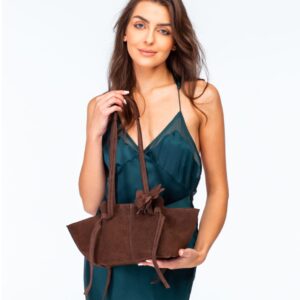 torebka Marciano Atelier na modelce przód z bliska.2